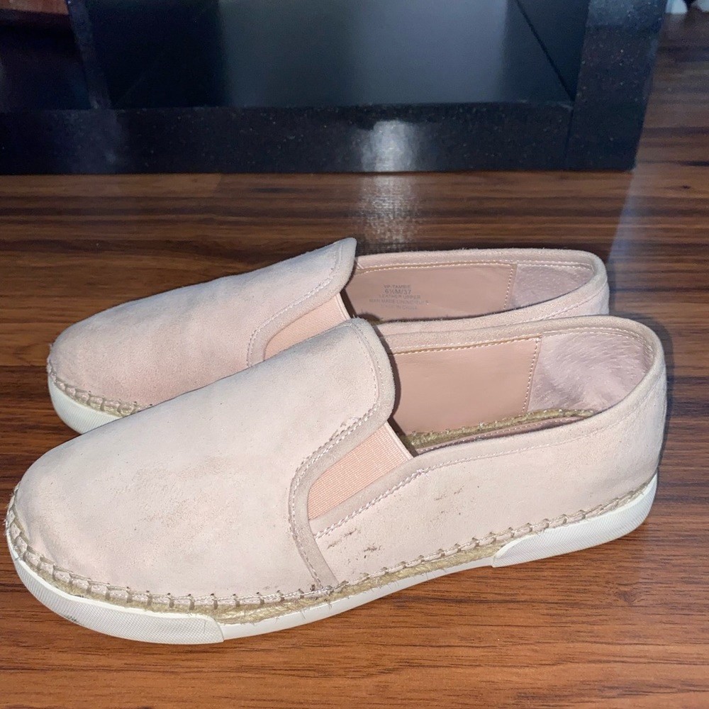 PINK VINCE CAMUTO SNEAKERS 👟